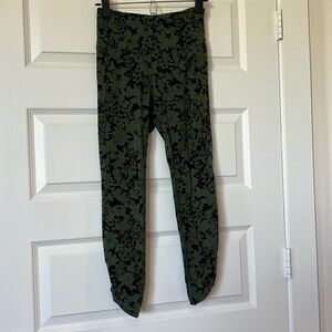 Lululemon align size 6 legging floral black and green